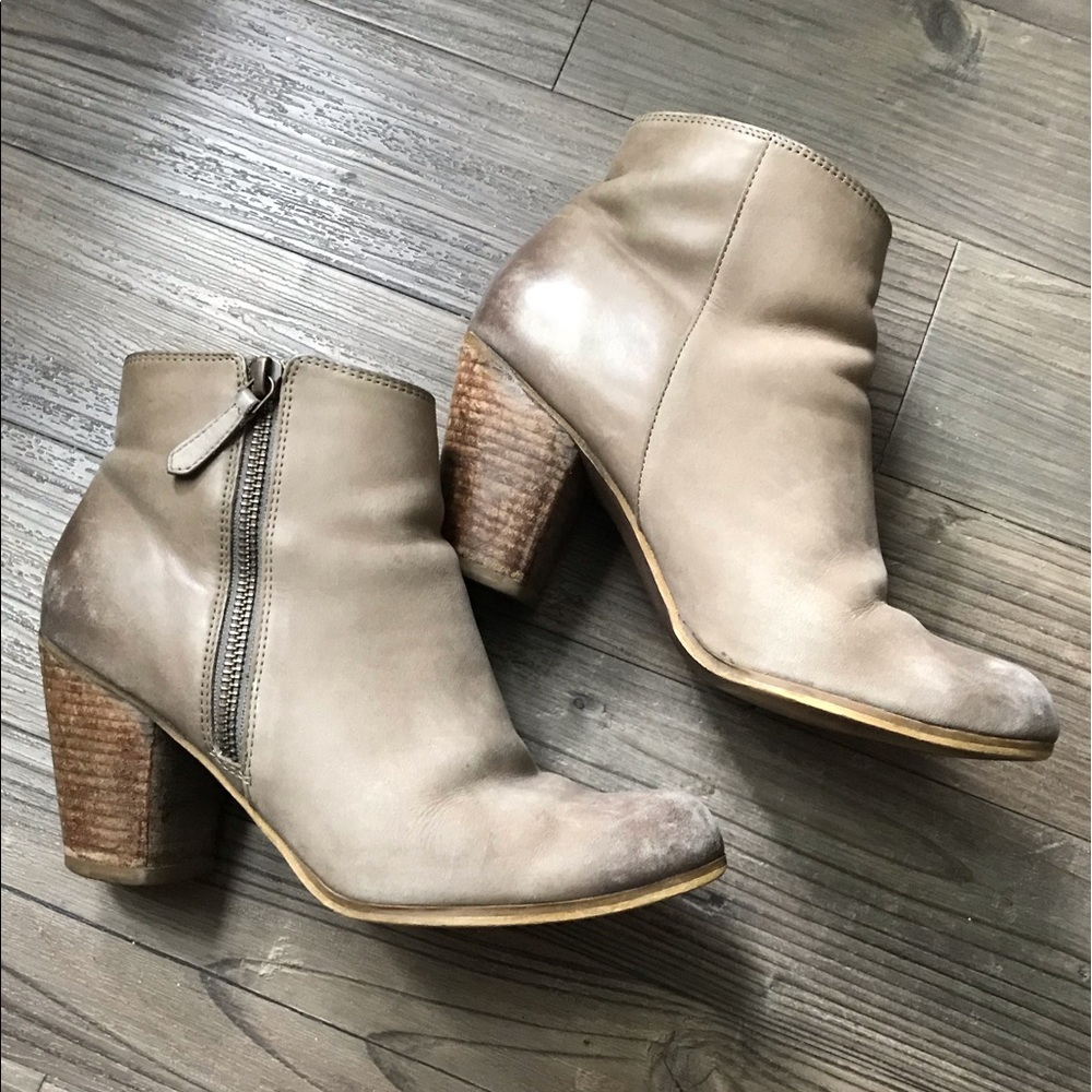 Nordstrom Tan Leather Ankle Booties (7M)